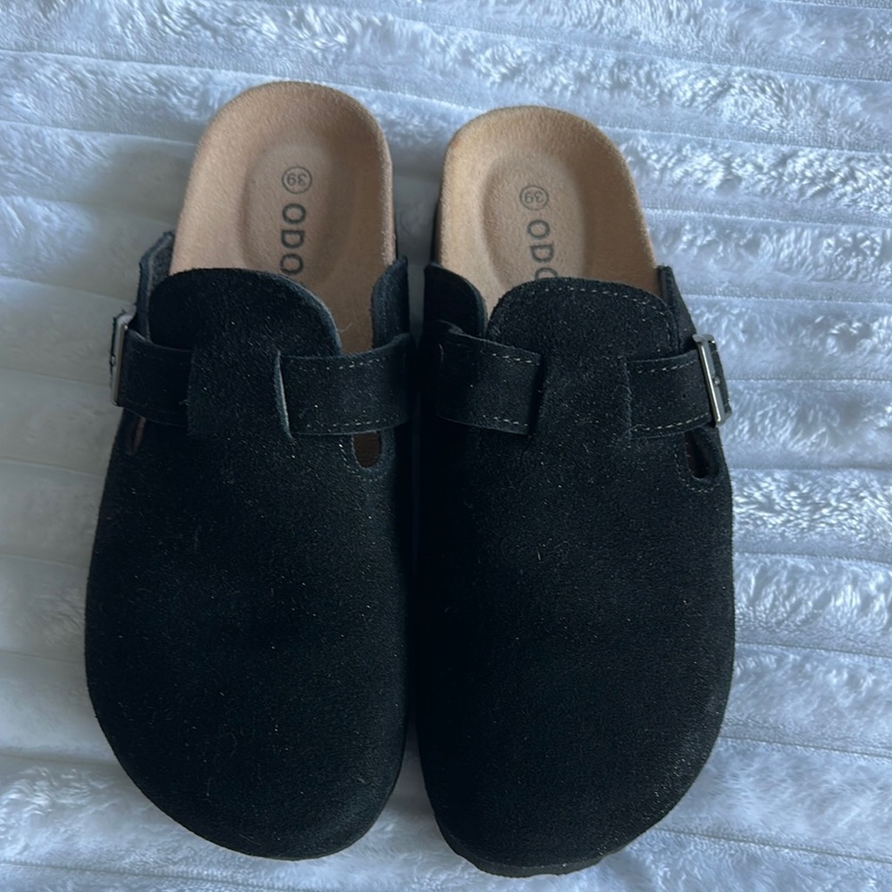 Odolis Black Suede Slip-On Clogs